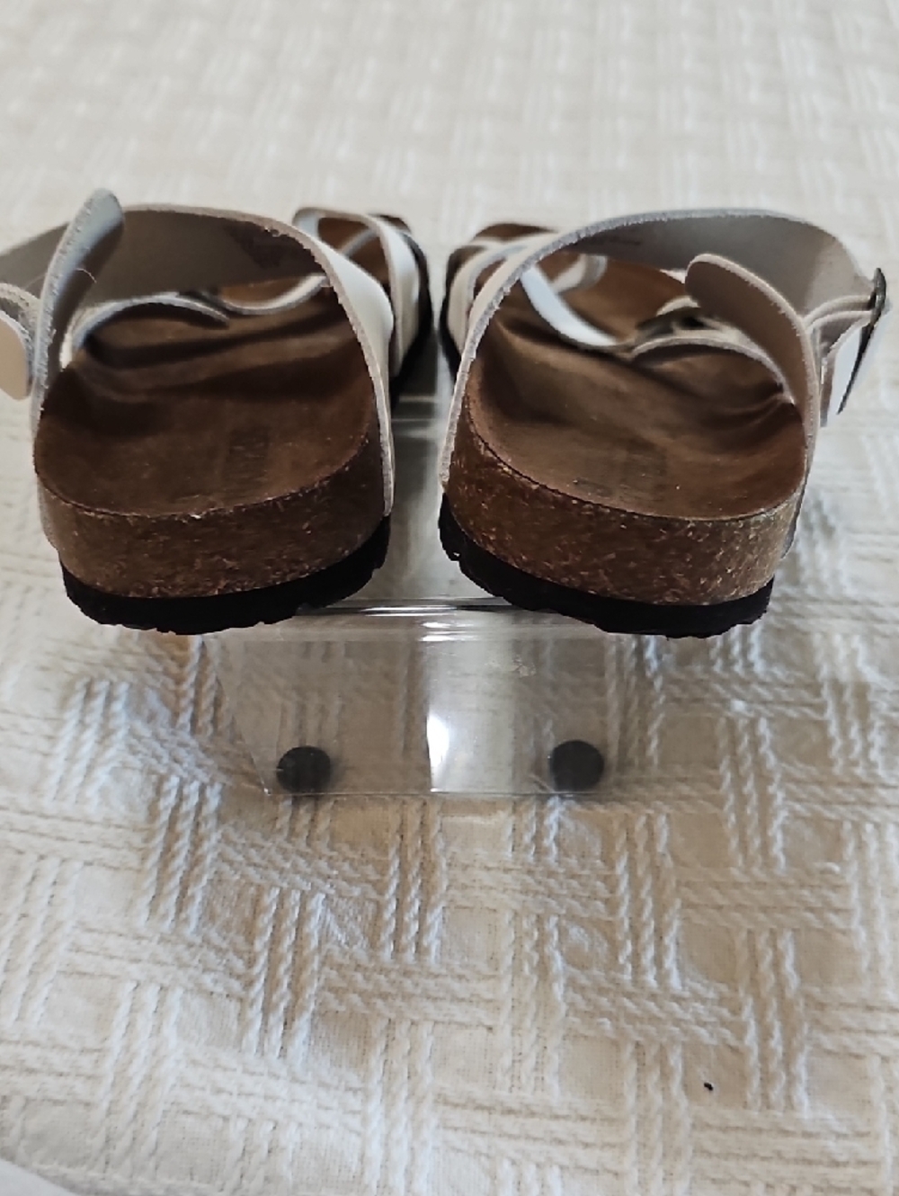 White Mountain Women's White Leather Crossover Sandals with Buckle - Picture 6 of 7